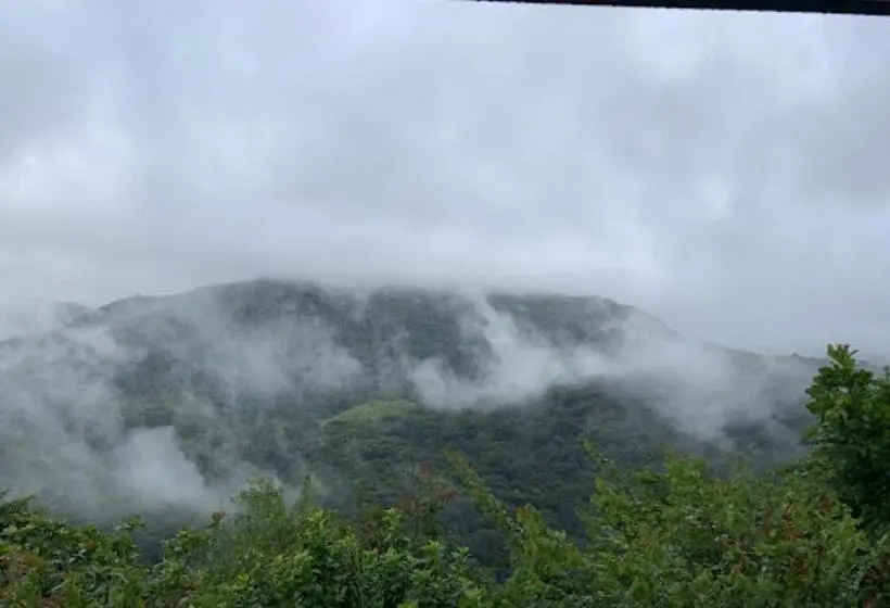 マウンテンビューファミリールーム, Clouds View Nature Resort