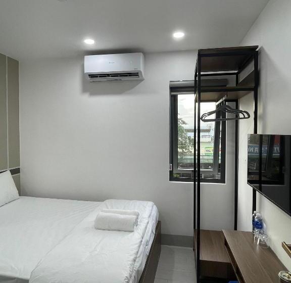 Deluxe Zimmer, Lagi Beach