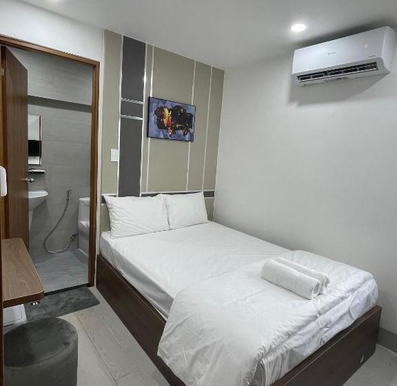 Deluxe Zimmer, Lagi Beach