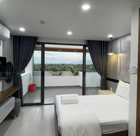 Deluxe Zimmer, Lagi Beach