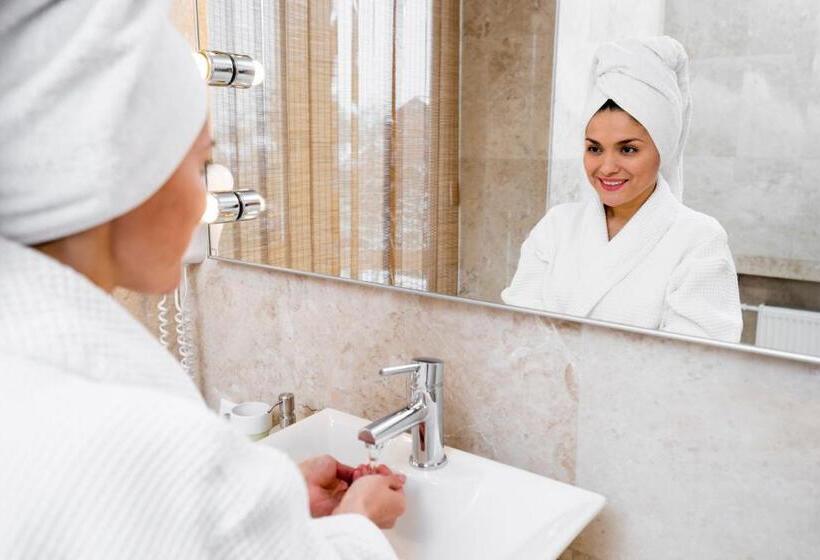 Номер Стандарт Трехместный, Miramare   Spa & Suites   Free Breakfast & Brunch Until 13 00