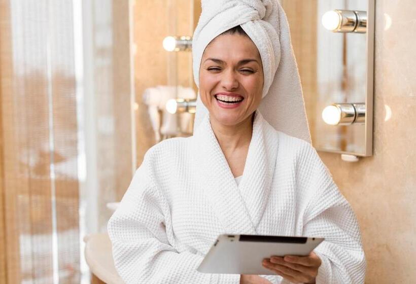 Четырехместный Номер Стандарт, Miramare   Spa & Suites   Free Breakfast & Brunch Until 13 00