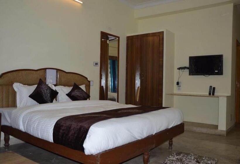 Quarto Deluxe, Vinayakam