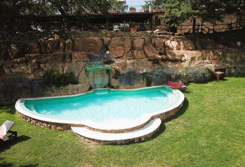 דירת חדר, Isa   Residence With Swimming Pool In Sorano, Apartments With Air Conditioning And Private Outdoor A