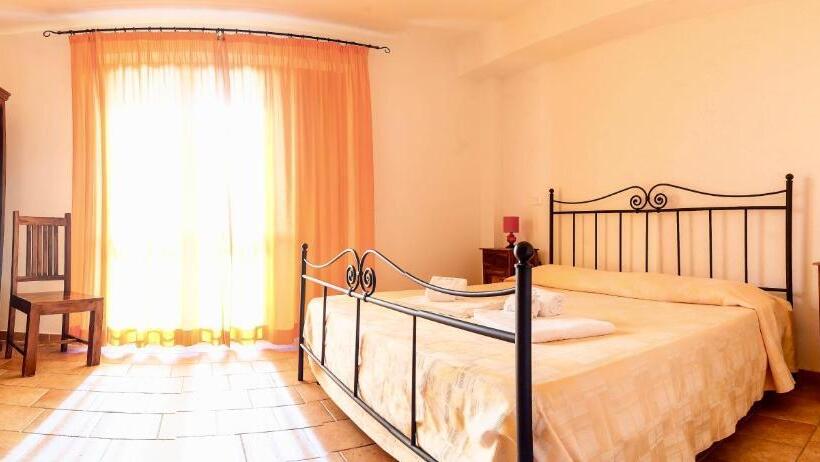 Апартаменты 1 Спальня, Isa   Residence With Swimming Pool In Sorano, Apartments With Air Conditioning And Private Outdoor A