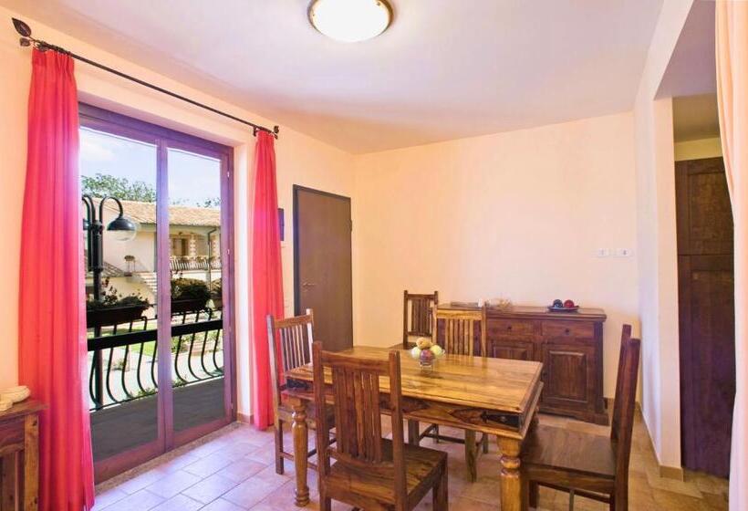 Апартаменты 1 Спальня, Isa   Residence With Swimming Pool In Sorano, Apartments With Air Conditioning And Private Outdoor A