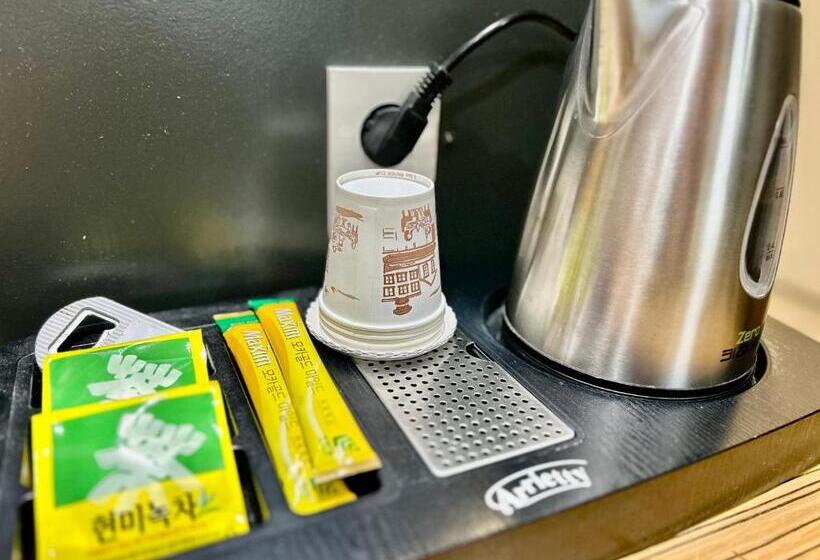 豪华房间, Arieti A