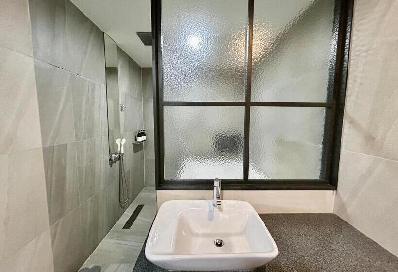 اتاق کلاس بیزنس, Arieti A