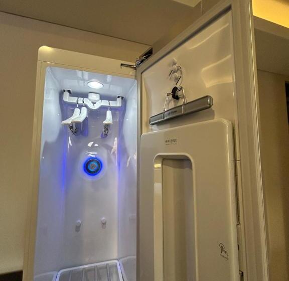 带露台的套间, Arieti A