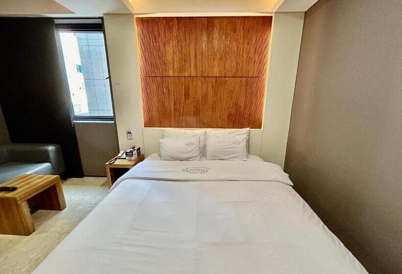 豪华房间, Arieti A