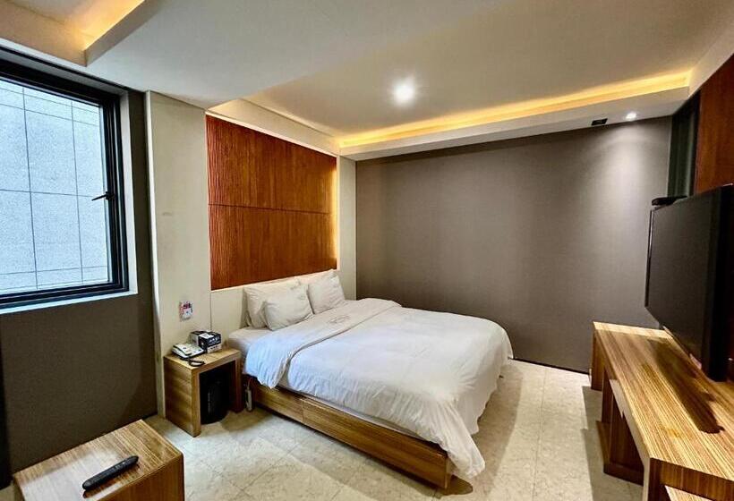 豪华房间, Arieti A