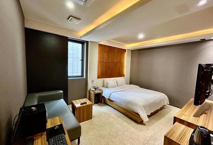 豪华房间, Arieti A