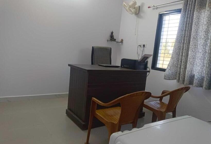 חדר קלאסי לשלושה, Oyo 8201 Hotel Samrat & Lodding