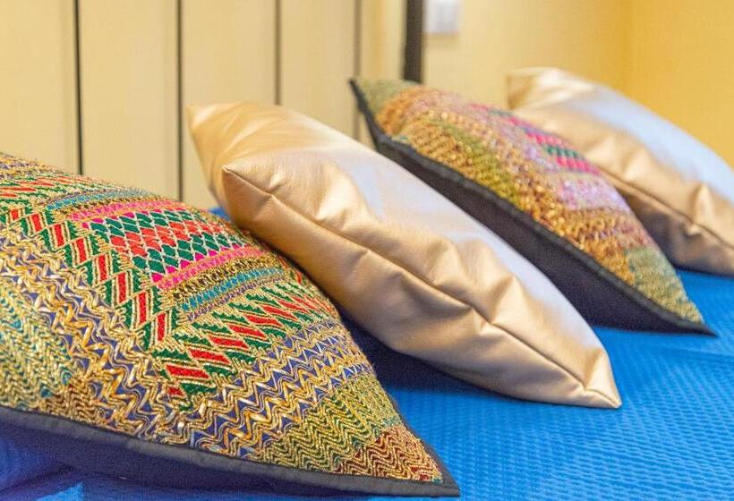 اتاق لوکس, Deluxeroom In Venice Centre