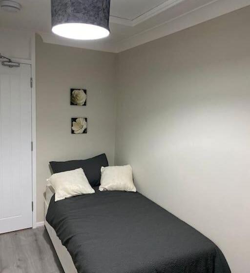 חדר סטנדרט יחיד, Dorcas Lodge   Lovely House With High Speed Wifi And Free Parking