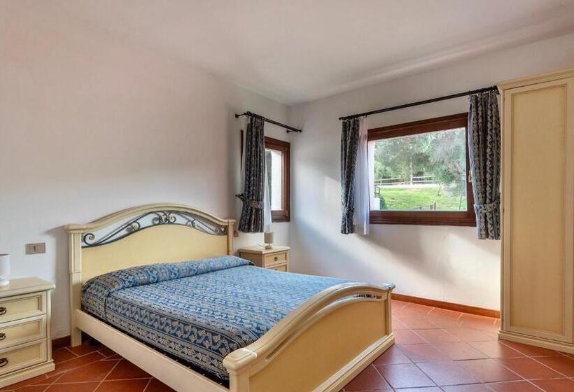 Villa 1 Quarto, Villas With Air Conditioning And Shared Pool, Just A Few Minutes From La Pelosa Beach