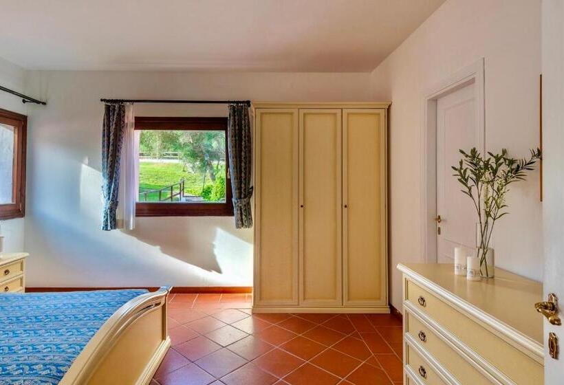 Villa 1 Quarto, Villas With Air Conditioning And Shared Pool, Just A Few Minutes From La Pelosa Beach