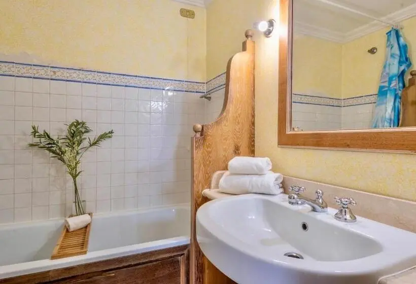 ツーベッドルーム　ヴィラ, Villas With Air Conditioning And Shared Pool, Just A Few Minutes From La Pelosa Beach