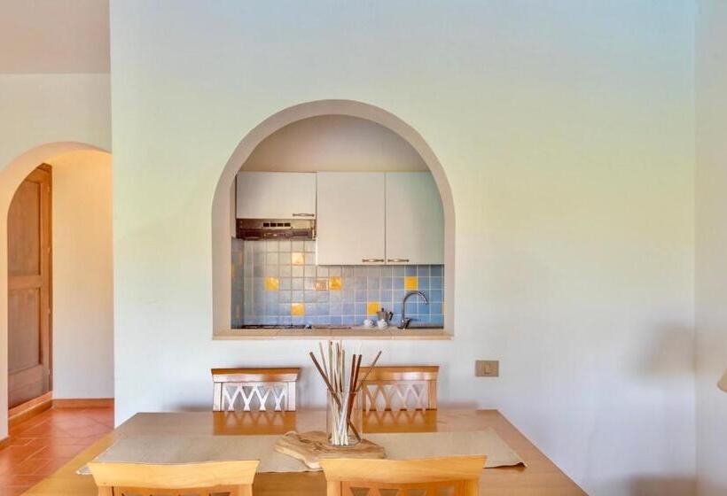 Villa 1 Quarto, Villas With Air Conditioning And Shared Pool, Just A Few Minutes From La Pelosa Beach