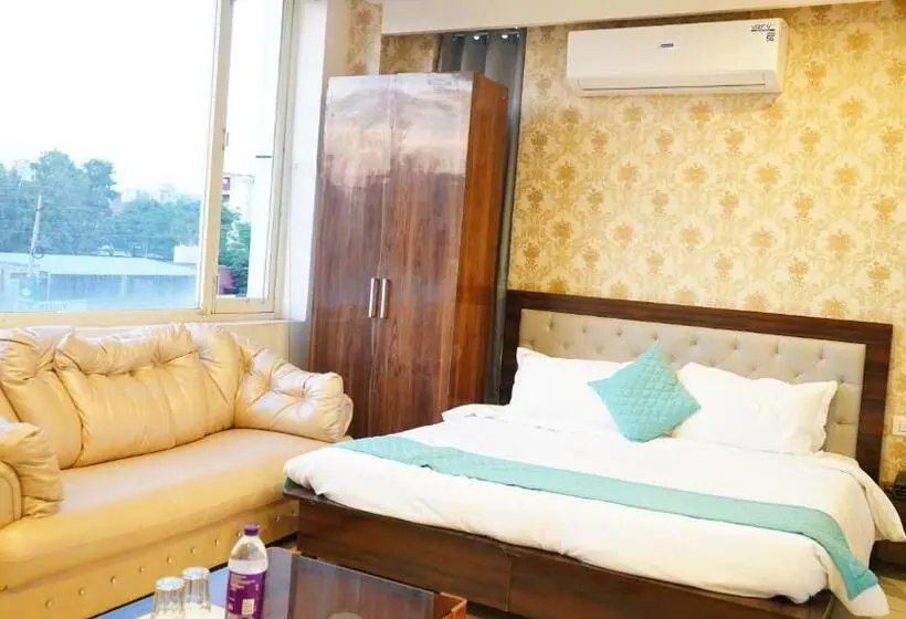 キングサイズベッドのスーペリアルーム, Aa Hotels & Resorts Zirakpur