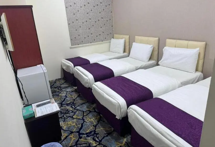 Standard Neljän Hengen Huone, Noor Manazil فندق نور منازل