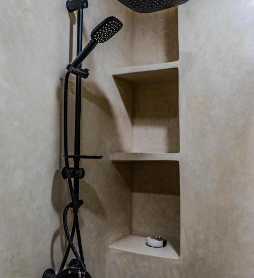 اتاق استاندارد, Dar Makai Surf