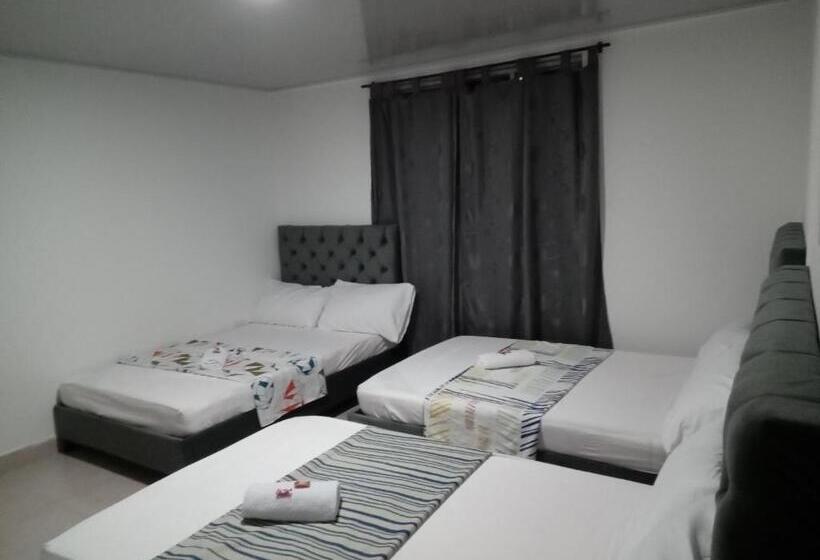 スタンダードルーム, Living Room 1970