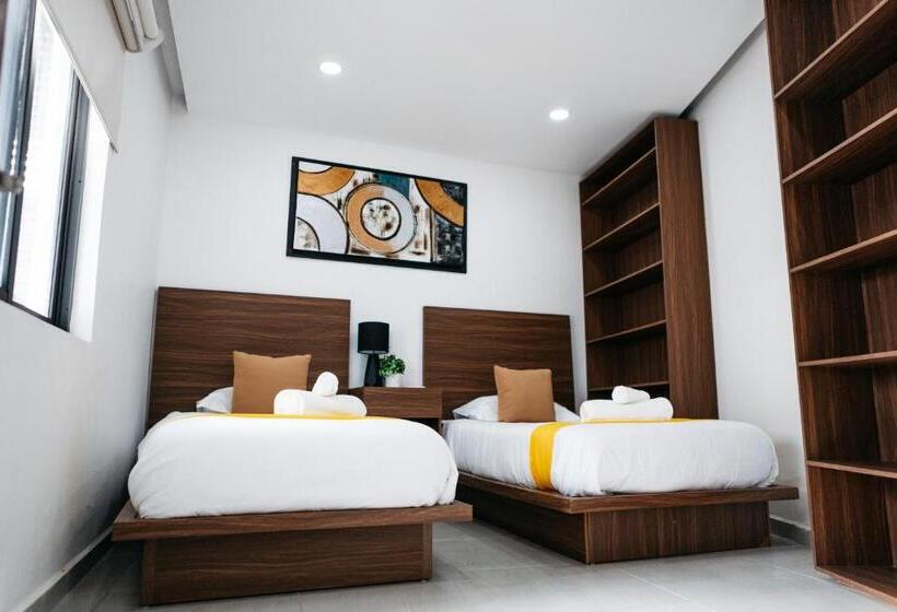 חדר משפחתי, Monyxbnb