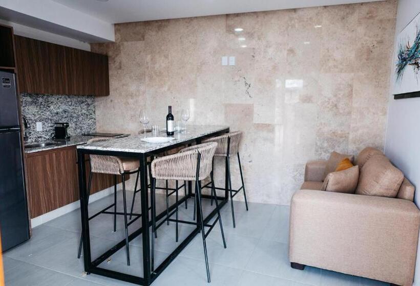 חדר משפחתי נוף לים, Monyxbnb