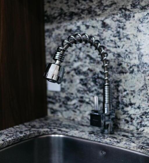 חדר קלאסי לארבעה, Monyxbnb