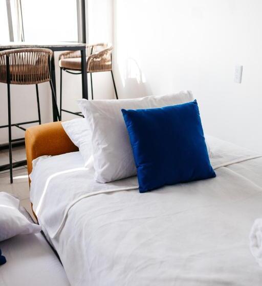 Triple Room Sea View, Monyxbnb