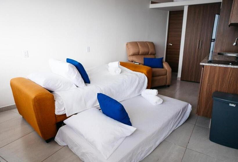 חדר משפחתי נוף לים, Monyxbnb