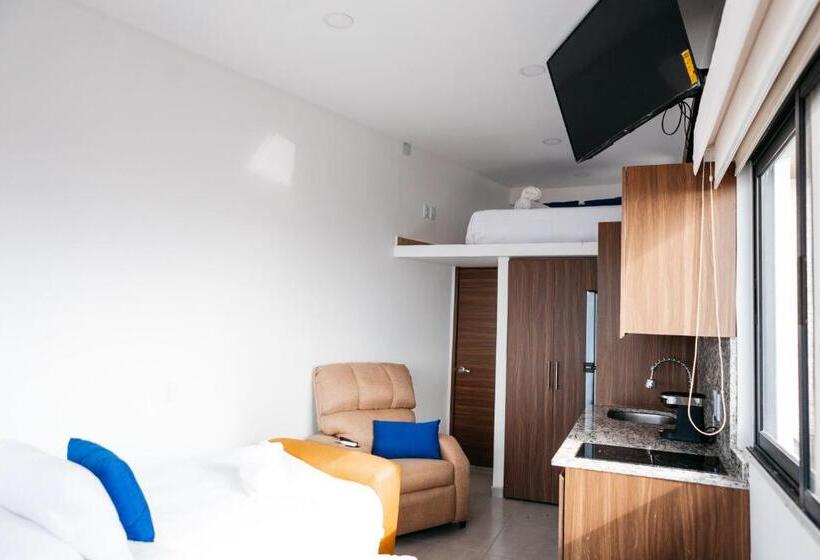 חדר משפחתי נוף לים, Monyxbnb