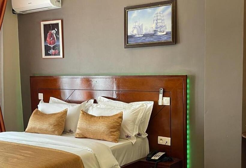 اتاق لوکس, Sky Kenako