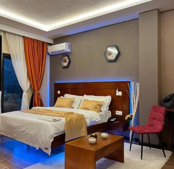 اتاق لوکس, Sky Kenako