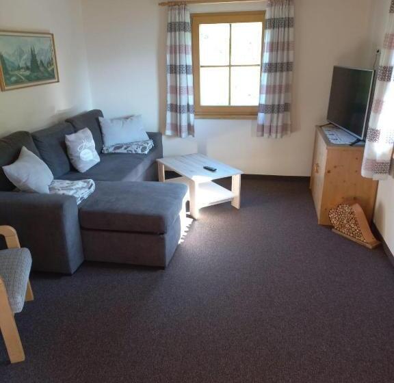 1 Sovrums Lägenhet, Waldherrhof