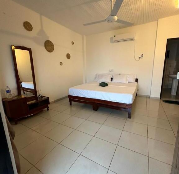 غرفة ديلوكس مطلّة علي البحر, White Hill