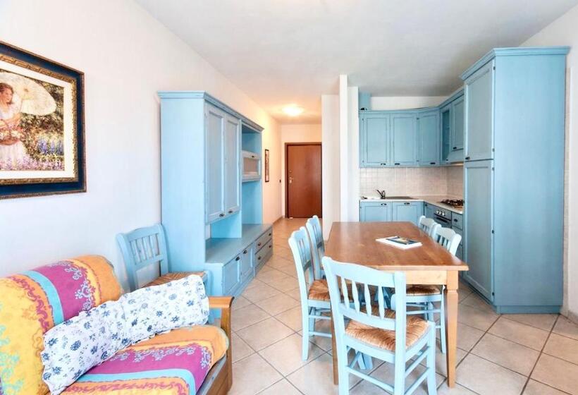 آپارتمان 2 خوابه, Isa Apartments For 6 People, 2 Bedrooms, In Residence With Swimming Pool In San Vincenzo, Just 600 M