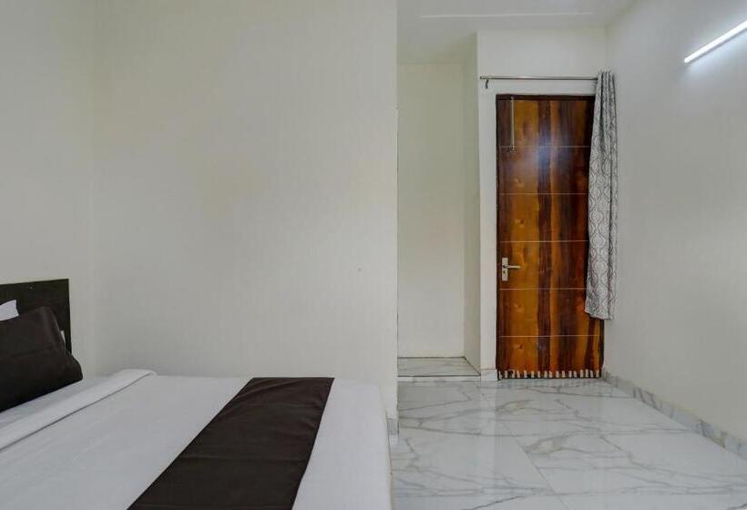 חדר קלאסי לשלושה, Oyo Hotel Diamond