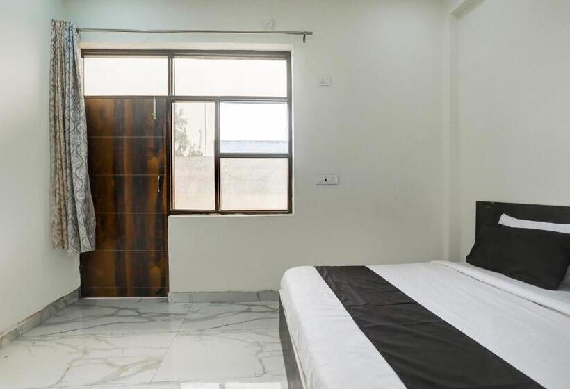 חדר קלאסי לשלושה, Oyo Hotel Diamond