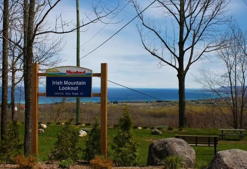 キングサイズベッドのスタンダードルーム, Irish Mountain Suites