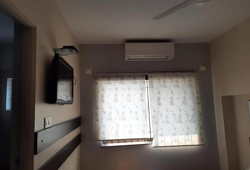 חדר קלאסי לשלושה, Spot On Hotel Sunrise