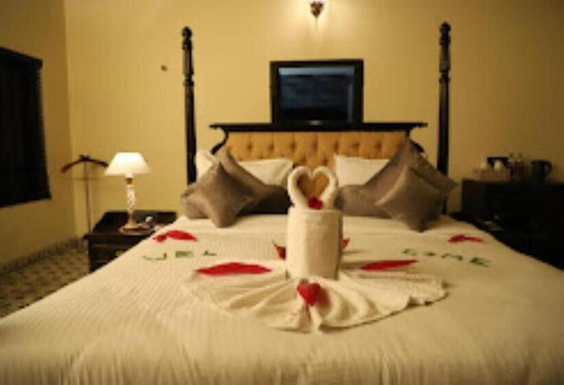 스탠다드 룸 킹사이즈 침대, The Pench International, A Jungle Water Resort, Khawasa