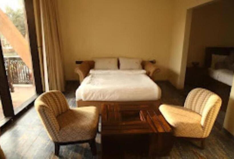 스탠다드 룸 킹사이즈 침대, The Pench International, A Jungle Water Resort, Khawasa