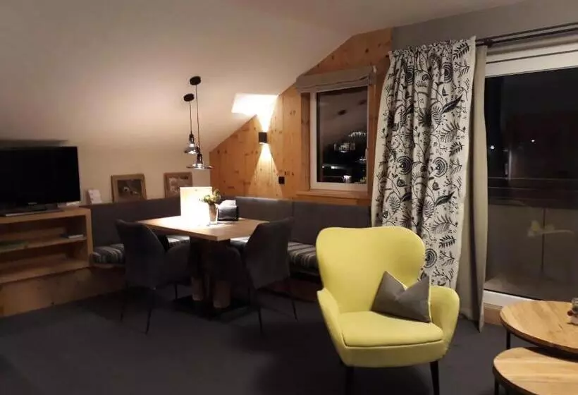Suite, Das Edelweiss