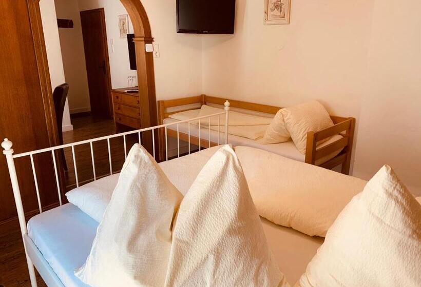 バルコニー付きスタンダードトリプルルーム, Pension Jagerhof Sommercard Inkl 5 Min Zum Hochzeiger