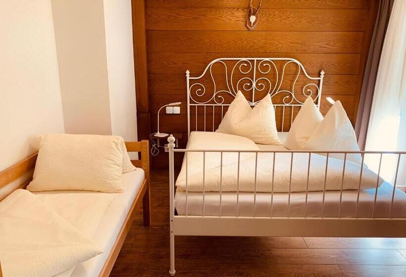 Трехместный Номер Стандарт с Балконом, Pension Jagerhof   Sommercard Inkl   5 Min Zum Hochzeiger