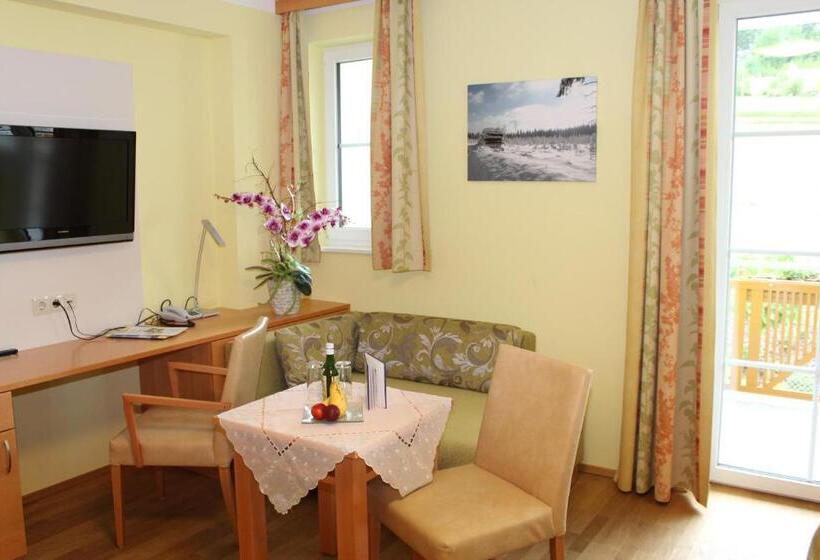 סוויטת ג'וניור עם מרפסת, Gasthof Pension Nordwald