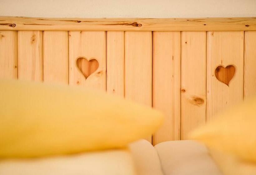 غرفة قياسية, Hartweger's