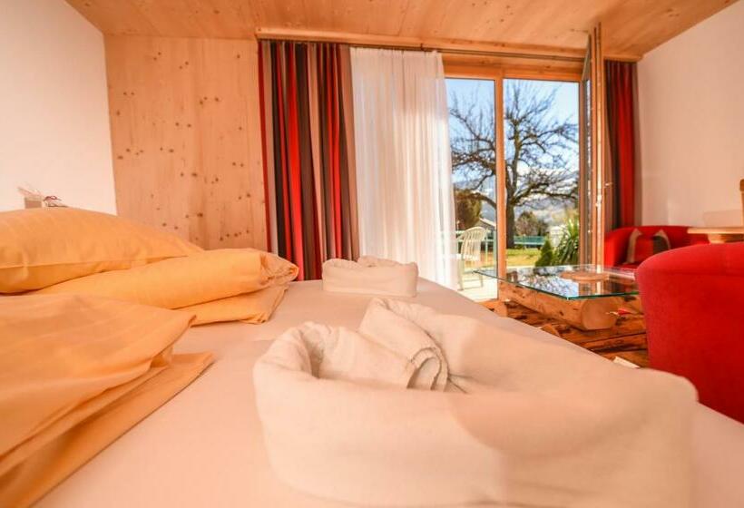 غرفة سوبيريور, Hartweger's